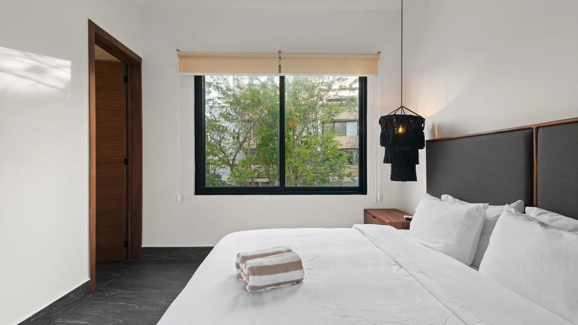トゥルム La Veleta Getaway At Asana Leaf House Sleeps 12ヴィラ メキシコ