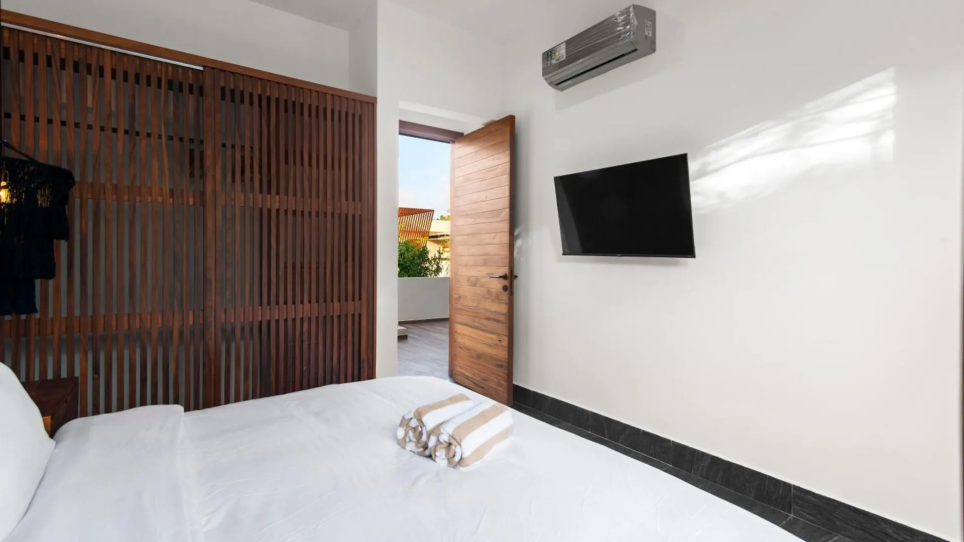トゥルム La Veleta Getaway At Asana Leaf House Sleeps 12ヴィラ 別荘